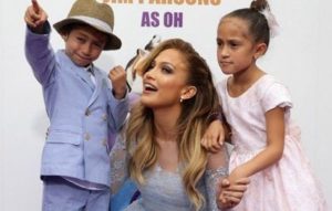 Maximilian David Muñiz Wiki (Jennifer Lopez’s Son) Age, Biography, More 2 Maximilian David Muñiz with Jennifer Lopez (Mother) & Emme (Sister)