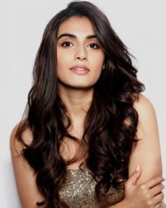 Divyansha Kaushik Wiki, Age, Height, Biography, Boyfriend & Family 3 Divyansha Kaushik Age, Height & Weight