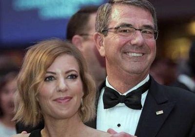 Stephanie Carter Wiki, Age, Bio (Ash Carter's Wife) Family & Net worth 4 Stephanie Carter with her husband Ash Carter (former U.S. Secretary of Defense)