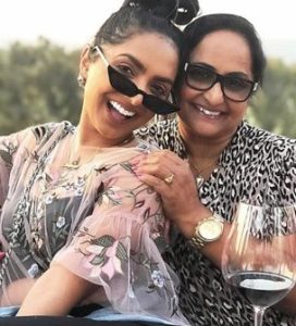 Deepica Mutyala Wiki, Age, Net worth, Biography, Family, Height & More 4 Deepica Mutyala with her mom