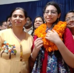 Karishma Arora Wiki (CBSE Topper) Age, Bio, Family, School & Facts 3 Karishma Arora Hobbies & Awards