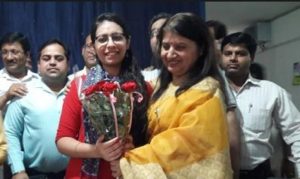 Karishma Arora Wiki (CBSE Topper) Age, Bio, Family, School & Facts 2 Karishma Arora secures AIR 1 in CBSE 12th Boards 2019