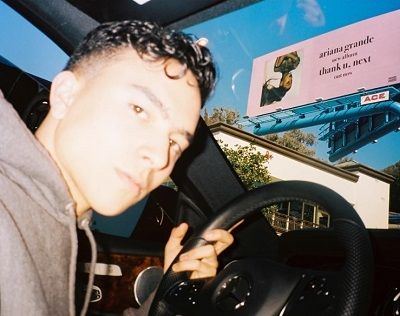Sam Visser Wiki (Makeup Artist) Age, Biography, Net worth, Family Facts 6 Sam Visser Mercedes Car
