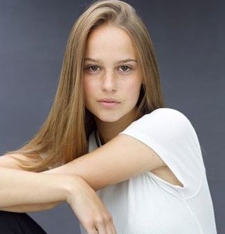Clara Rugaard Wiki, Age, Height, Weight, Biography, Family & Facts 4 Clara Rugaard age, height, and weight