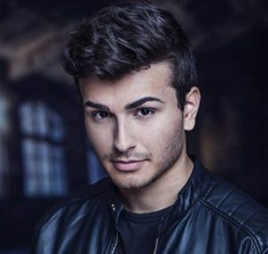 Alexander Eling (Actor) Wiki, Age, Height, Weight, Bio, Family & More 3 Alexander Eling Biography