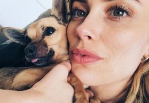 Arielle Vandenberg (Love Island) Age, Height, Weight, Bio & Family 6 Arielle Vandenberg Pet Dog