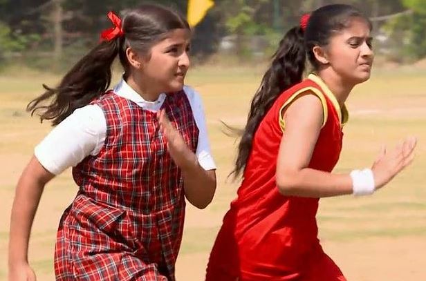 Arishfa Khan as Aarti in Meri Durga Television Series