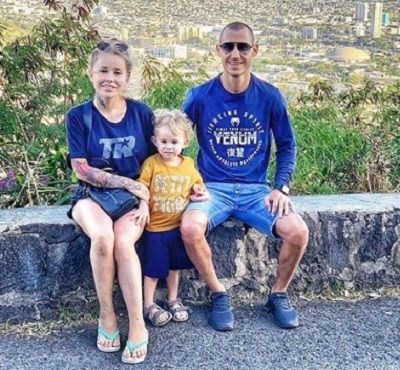 Elizaveta Apushkina Wiki, Age (Maxim Dadashev's Wife) Bio & Family 2 Elizaveta Apushkina with her late husband Maxim Dadashev and their son Daniel Dadashev