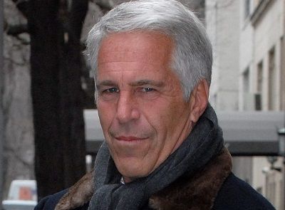 Jennifer Araoz Wiki, Age (Jeffrey Epstein's Accuser) Bio, Family & Facts 2 Jennifer Araoz is one of the accusers of Jeffrey Epstein (Billionaire Financier) who recently arrested for sex trafficking of minors in Florida and New York