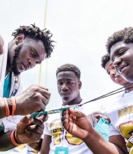 Kendrick Norton Height, Weight, Age, Net worth, Biography & Family 2 Kendrick Norton American Football Player lost his arm in the car accident