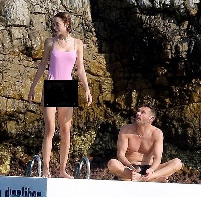 Larissa Schot Wiki, Age, Height, Weight (Ryan Seacrest's Girlfriend) Bio 4 Larissa Schot spotted with her boyfriend Ryan Seacrest (American radio personality, television host, and producer) on a romantic holiday in France