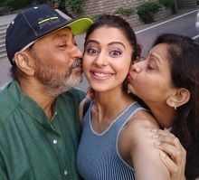 Rakul Preet Singh Height, Weight, Age, Boyfriend, Husband, Biography & More 2 Rakul Preet Singh Parents Kulwinder Singh & Rajender Singh