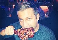 Chris Bukowski (Bachelor) Height, Weight, Age, Biography, Family, Wiki 6 Bukowski enjoying Non Veg.