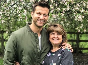 Chris Bukowski (Bachelor) Height, Weight, Age, Biography, Family, Wiki 2 Chris Bukowski with his Mother Rose Bukowski