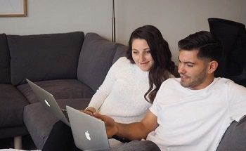 Dylan Barbour (Bachelor) Height, Weight, Age, Girlfriend, Bio & Facts 4 Dylan Barbour with Cousin Sam Pintzopoulos (CEO)