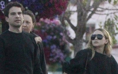 Louis Eisner Wiki, Age (Ashley Olsen’s Boyfriend) Bio, Family & Facts 3 Louis Eisner and Ashley Olsen are photographed together on a romantic date