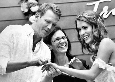 Parris Bell Wiki, Age (Dr. Travis Stork's Wife) Biography, Family & Facts 3 Parris Bell and Dr. Travis Stork (American Television Personality and Emergency Physician) tied the knot with each other on August 03, 2019