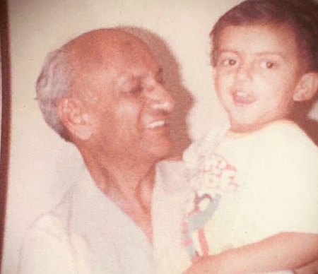 Sahil Sangha Wiki, Age (Dia Mirza's Husband) Bio, Family & Facts 3 Sahil Sangha's childhood picture with his grandfather