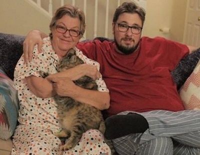Colt Johnson Wiki, Age, Wife, Net worth, Biography, Family & More 6 Johnson with his mom Debra and pet cat