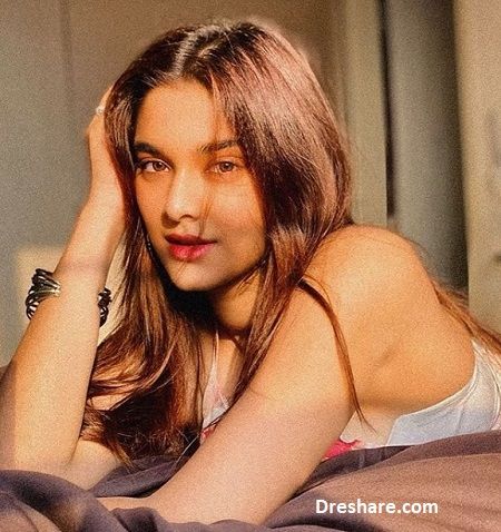 Saiee Manjrekar Height, Weight, Age, Boyfriend, Biography, Family & More 7 Saiee Manjrekar Height, Weight
