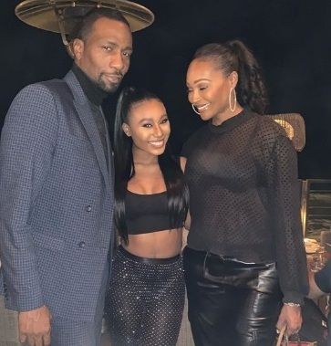 Noelle Robinson - Bio, Family, Facts of Cynthia Bailey's Daughter 3 Noelle Robinson is the daughter of Cynthia Bailey (reality TV star, actress, and model) and Leon Robinson