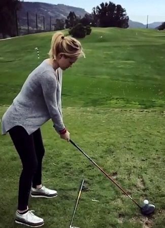 Ambyr Childers Height, Weight, Age, Husband, Bio, Family, Facts 7 Ambyr Childers playing golf