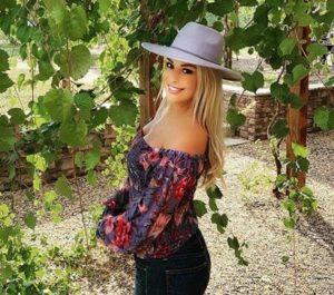 Britt McHenry Height, Weight, Age, Husband, Bio, Family, Affairs 3 Britt McHenry Wiki