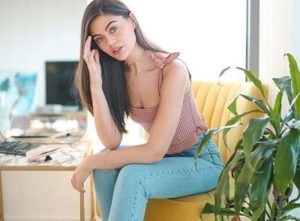 Emily Canham Height, Weight, Age, Boyfriend, Biography & More 3 Emily Canham Wiki