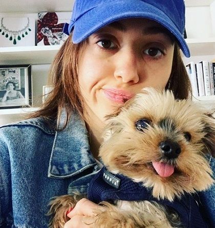 Emmy Rossum Height, Weight, Age, Husband, Biography, Family 6 Emmy Rossum with her dog