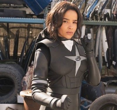 Zoë Robins Height, Weight, Age, Boyfriend, Bio, Family & More 2 Zoë Robins New Zealander Actress who is best known for playing the role of the Ninja Steel White Ranger in the 2017 Nickelodeon series Power Rangers Ninja Steel