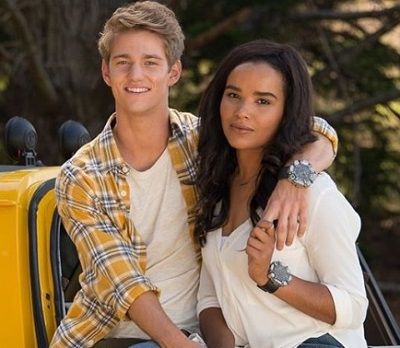 Zoë Robins Height, Weight, Age, Boyfriend, Bio, Family & More 5 Zoë Robins with her boyfriend Nico Greetham (American actor and dancer)