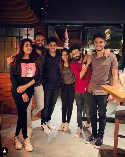 Alina Padikkal Wiki, Age (Bigg Boss) Height, Weight, Husband, Biography 5 Alina Padikkal with her best friends