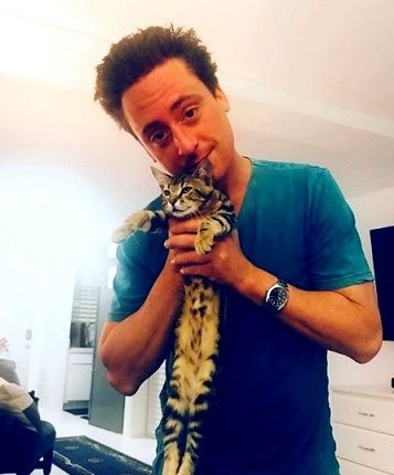 Ben Robinson cat Oskar