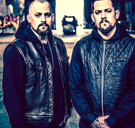 Benji Madden Height, Weight, Age, Wife, Biography, Family & More 6 Benji Madden and Joel Madden