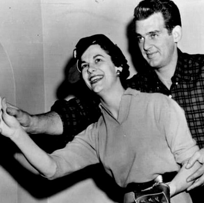 Don Larsen Height, Weight, Age, Wife, Biography, Family & More 4 Don Larsen with wife Corrine Bruess