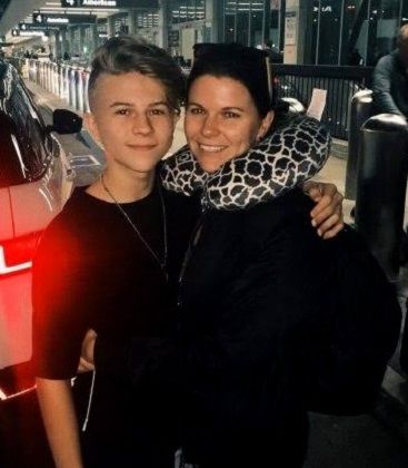Dylan Hartman Height, Weight, Age, Girlfriend, Biography & Family 2 Dylan Hartman with his mom