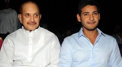 Mahesh Babu Height, Weight, Age, Wife, Biography, Family & Facts 2 Mahesh Babu with his dad Krishna Ghattamaneni