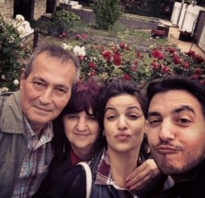Natasa Stankovic Height, Weight, Age, Boyfriend, Husband, Biography, Family & More 6 Natasa Stankovic in her family picture