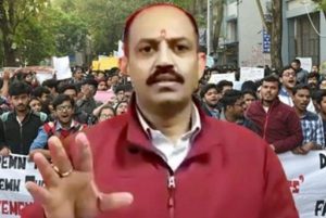Pinky Chaudhary Wiki (Hindu Raksha Dal) Age, Wife, Biography, Facts 4 Pinky Chaudhary involved in the JNU violence