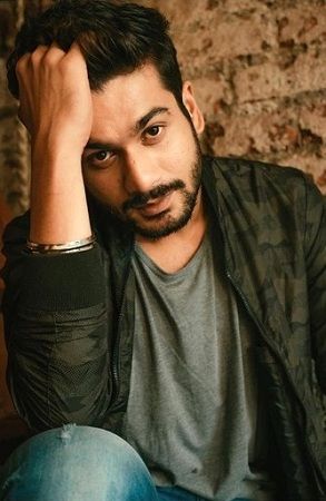 Sunny Kaushal Height, Weight, Age, Girlfriend, Biography, Family & Facts 6 Sunny Kaushal facts
