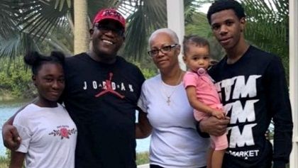 A Boogie wit Da Hoodie Height, Weight, Age, Girlfriend, Biography, Family 2 A Boogie wit da Hoodie with his family
