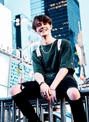 Anthony Reeves Height, Weight, Age, Girlfriend, Biography, Family, Wiki 2 Anthony Reeves biography and wiki