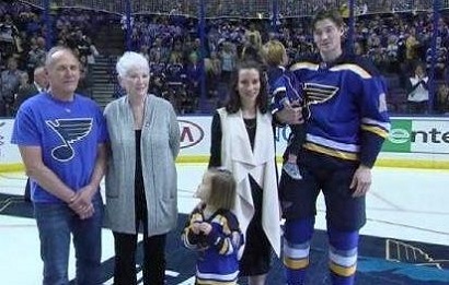 Jay Bouwmeester Height, Weight, Age, Wife, Biography, Family & More 2 Jay Bouwmeester with family