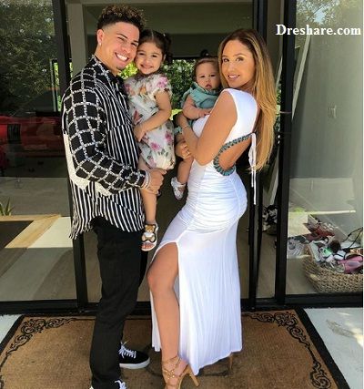 Elle Lively McBroom Wiki, Age (Austin McBroom's Daughter) Biography & More 3 Austin McBroom with his wife Catherine Paiz, daughters Elle Lively McBroom & Alaïa Marie McBroom