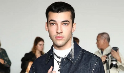 Who is LoveLeo? Wiki, Biography, Age, Family, Girlfriend & More 13 Leo Reilly while performing