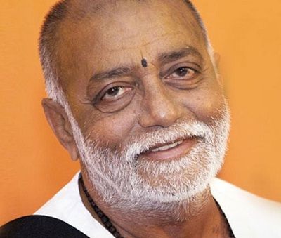 Morari Bapu Age, Wife, Daughter, Height, Weight, Biography, Caste & Family 3 Morari Bapu Bio