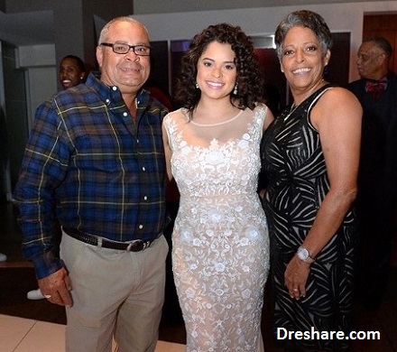 Nina Thomas Wiki, Age (Earl Thomas's Wife) Biography, Family & Facts 2 Nina Thomas with her dad Troy Heisser and mom Annita Baham