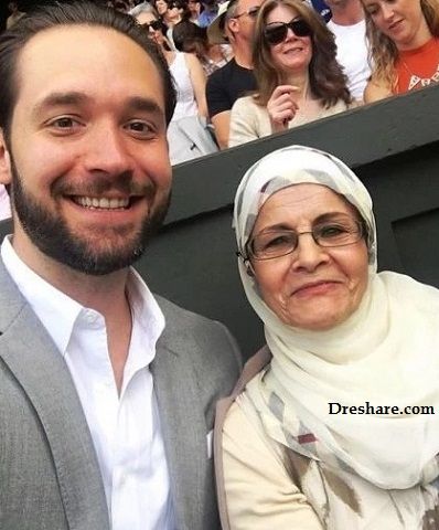 Alexis Ohanian Height, Weight, Age, Wife, Girlfriend, Biography & More 2 Alexis Ohanian with his mother Anke Prigge Ohanian