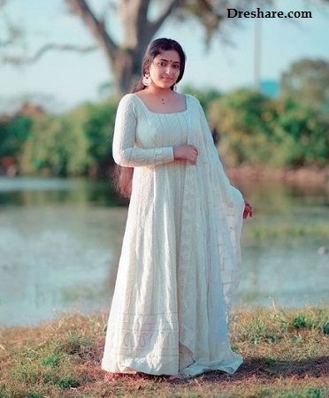 Anu Sithara Height, Weight, Age, Husband, Boyfriend, Biography & More 4 Anu Sithara height & weight
