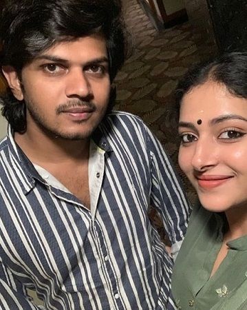 Anu Sithara Height, Weight, Age, Husband, Boyfriend, Biography & More 5 Anu Sithara with her husband Vishnu Prasad